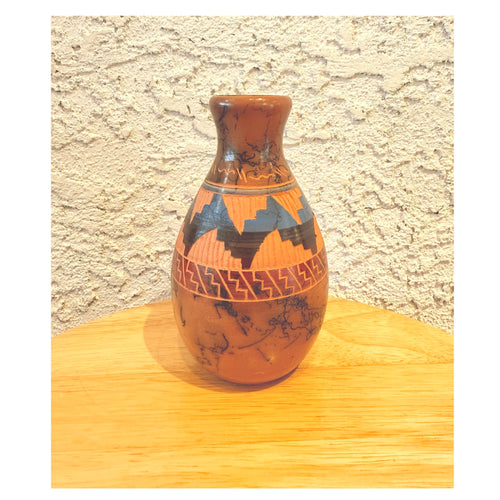 Navajo Carved Vase 6hx4w