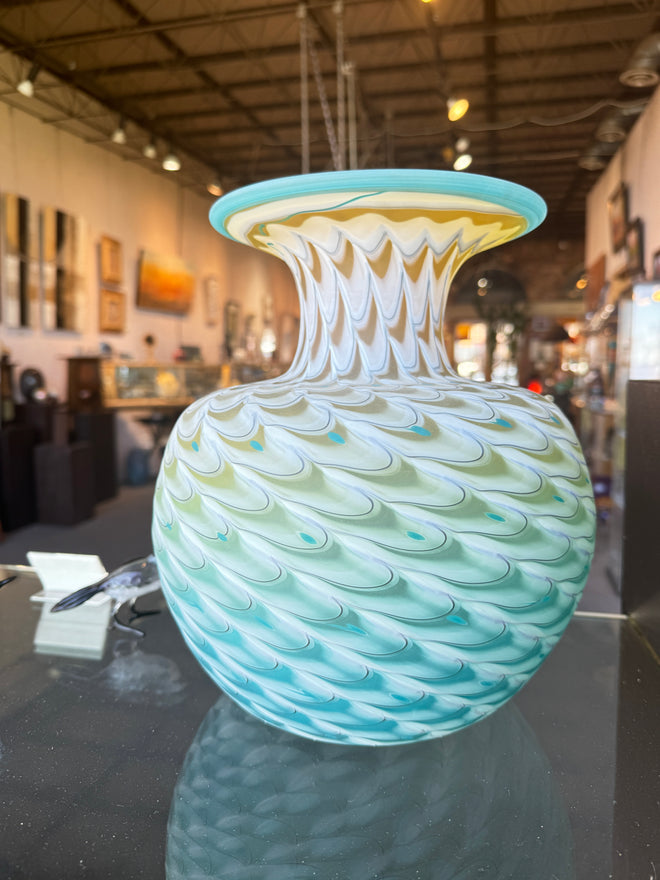 Borealis Amphora Vessel