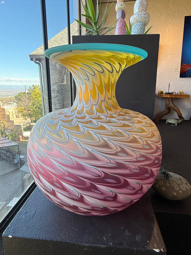 Borealis Amphora Vessel