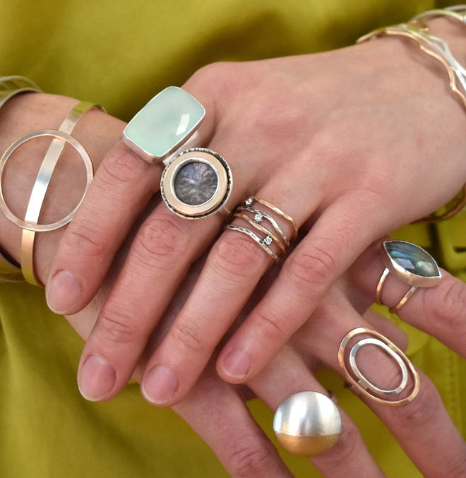 OXIDIZED GOLD CIRCLE RING