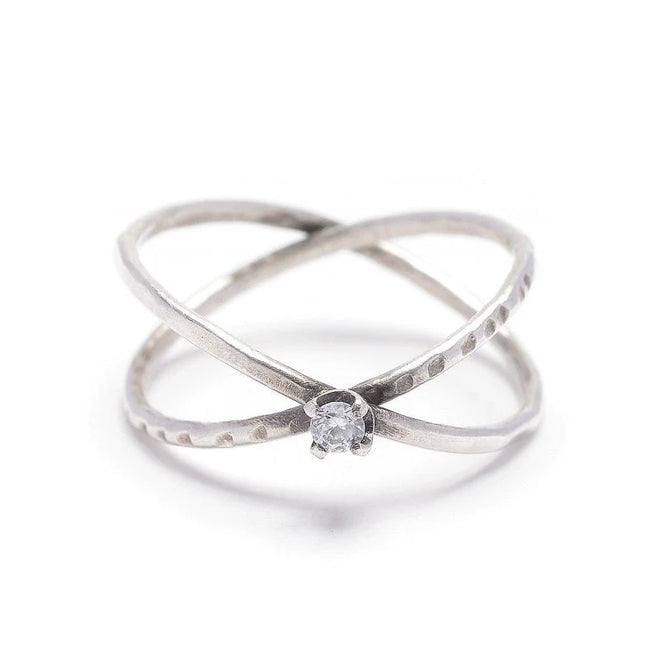 Crisscross bands with 2.5mm white CZ