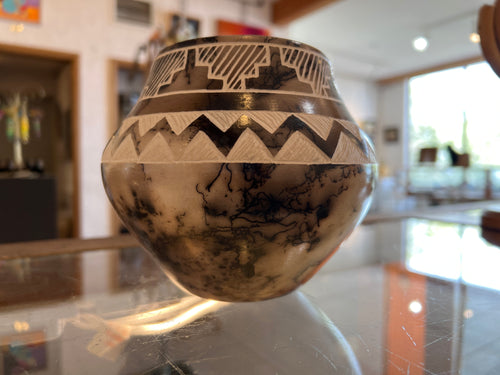 Gary Yellowcorn Acoma Horsehair Pottery – Ceramic Gray and Black Vase