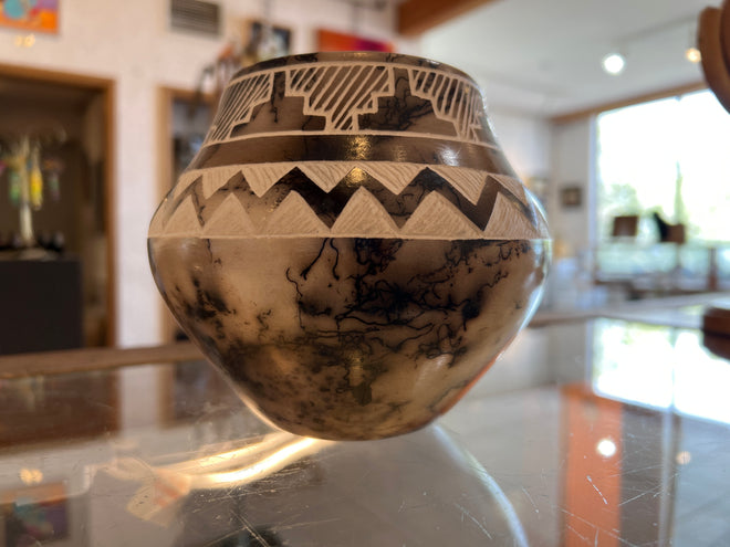 Gary Yellowcorn Acoma Horsehair Pottery – Ceramic Gray and Black Vase