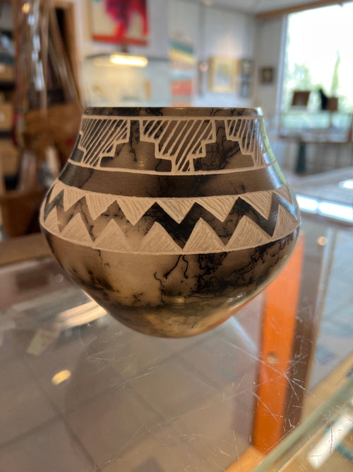 Gary Yellowcorn Acoma Horsehair Pottery – Ceramic Gray and Black Vase