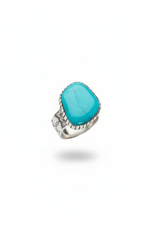 Sterling Silver Navajo made Kingman Turquoise Ring