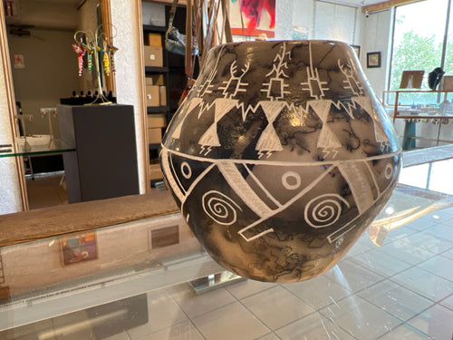 Gary Yellowcorn Acoma Horsehair Pottery – Ceramic Gray and Black Vase