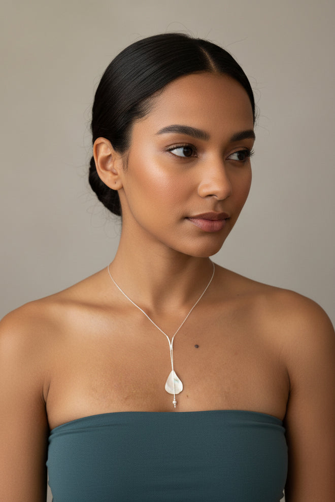 Silver Oyster Shell with Freshwater Pearl Necklace