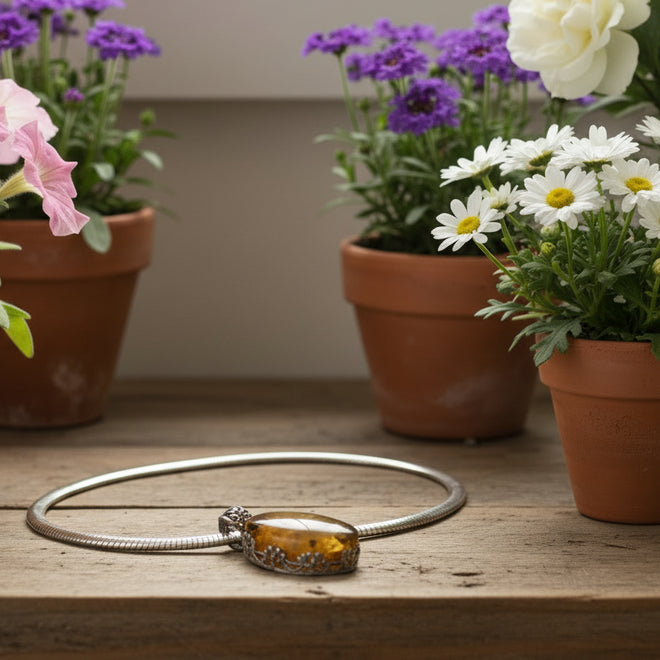 Flower Detailed Sterling Silver Amber Necklace