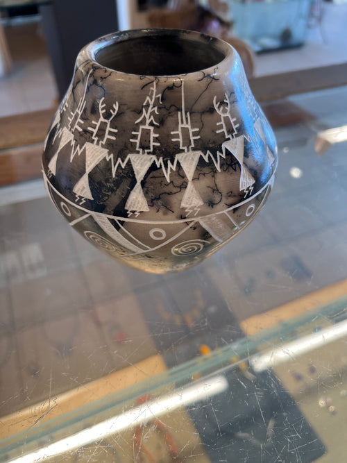 Gary Yellowcorn Acoma Horsehair Pottery – Ceramic Gray and Black Vase