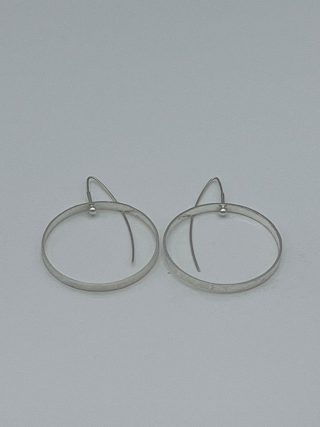 Medium Circle Silver ER