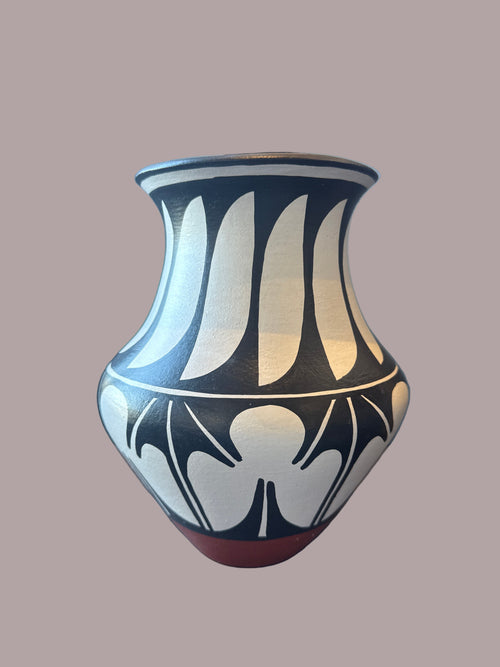 Santo Domingo (Kewa) Pueblo Ceramics by Artist Robert Aguilar 9.5"H x 8"W