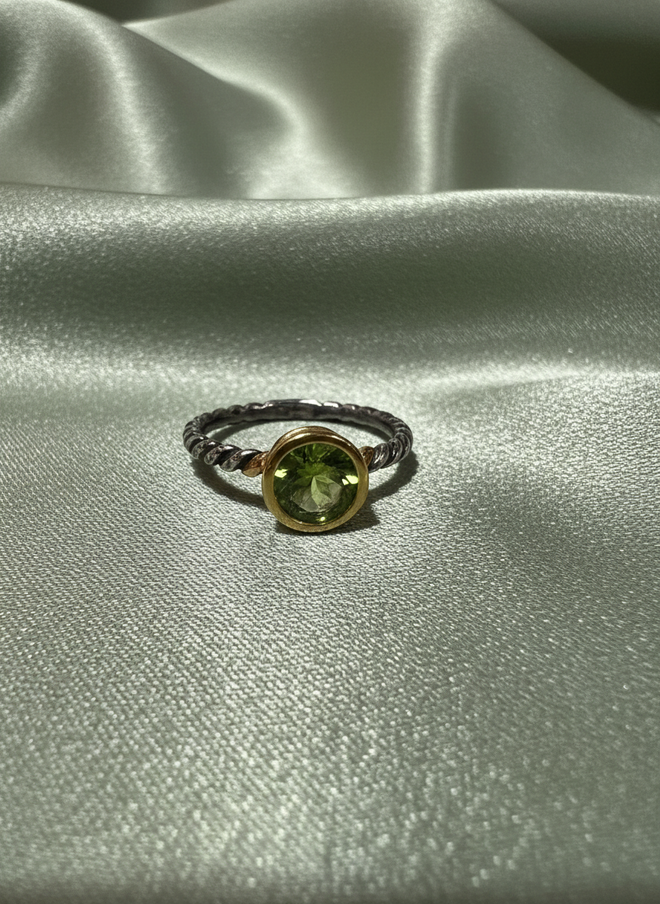 Thin 6mm Round Peridot Ring
