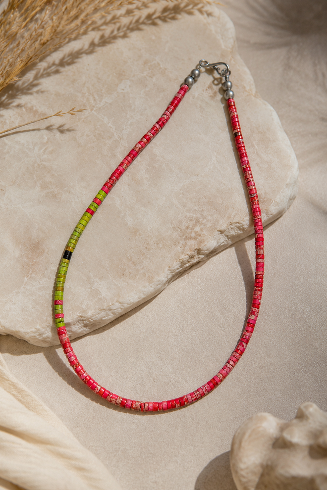 Kewa Pueblo spiny oyster and apple coral heishi necklace with black onyx accent